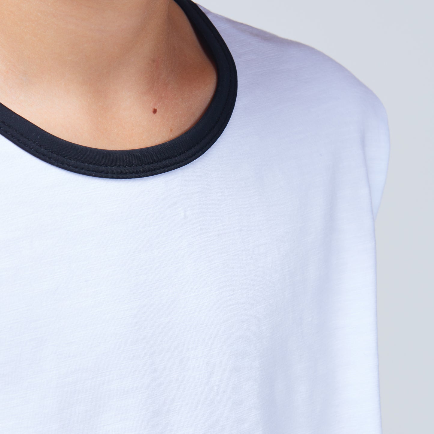 Riley Tee White/Black