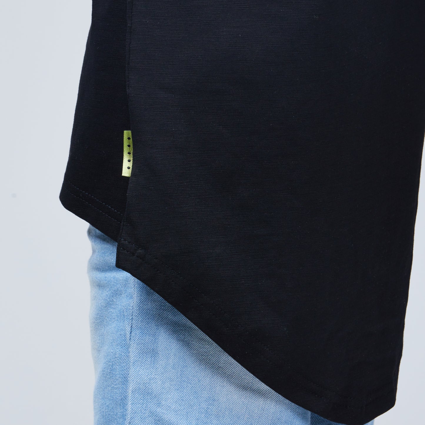 Lakyn Tee Black